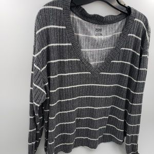 Victoria Secret PINK cropped, long sleeve v-neck